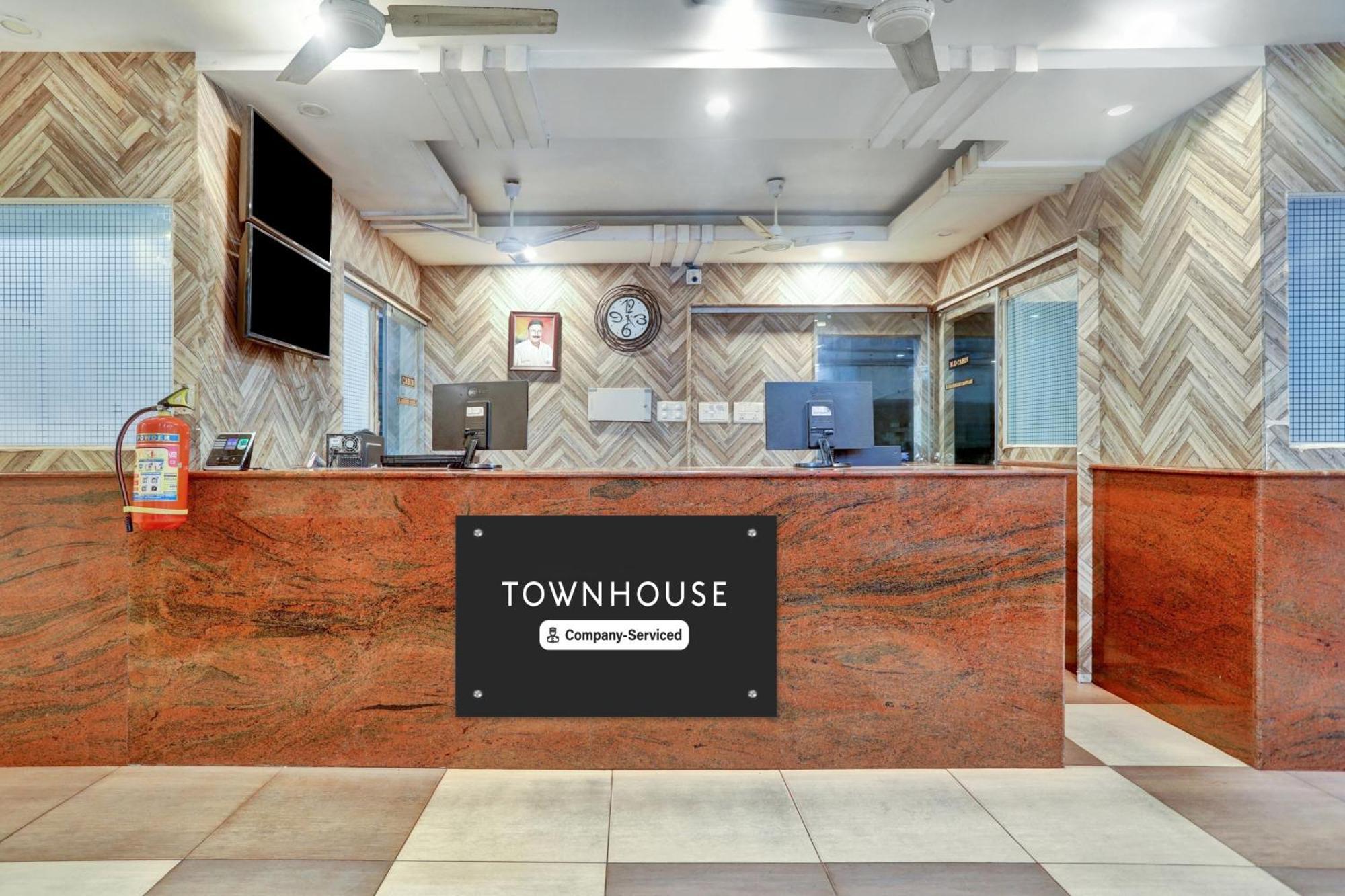 Townhouse Eluru Hotel Exterior foto