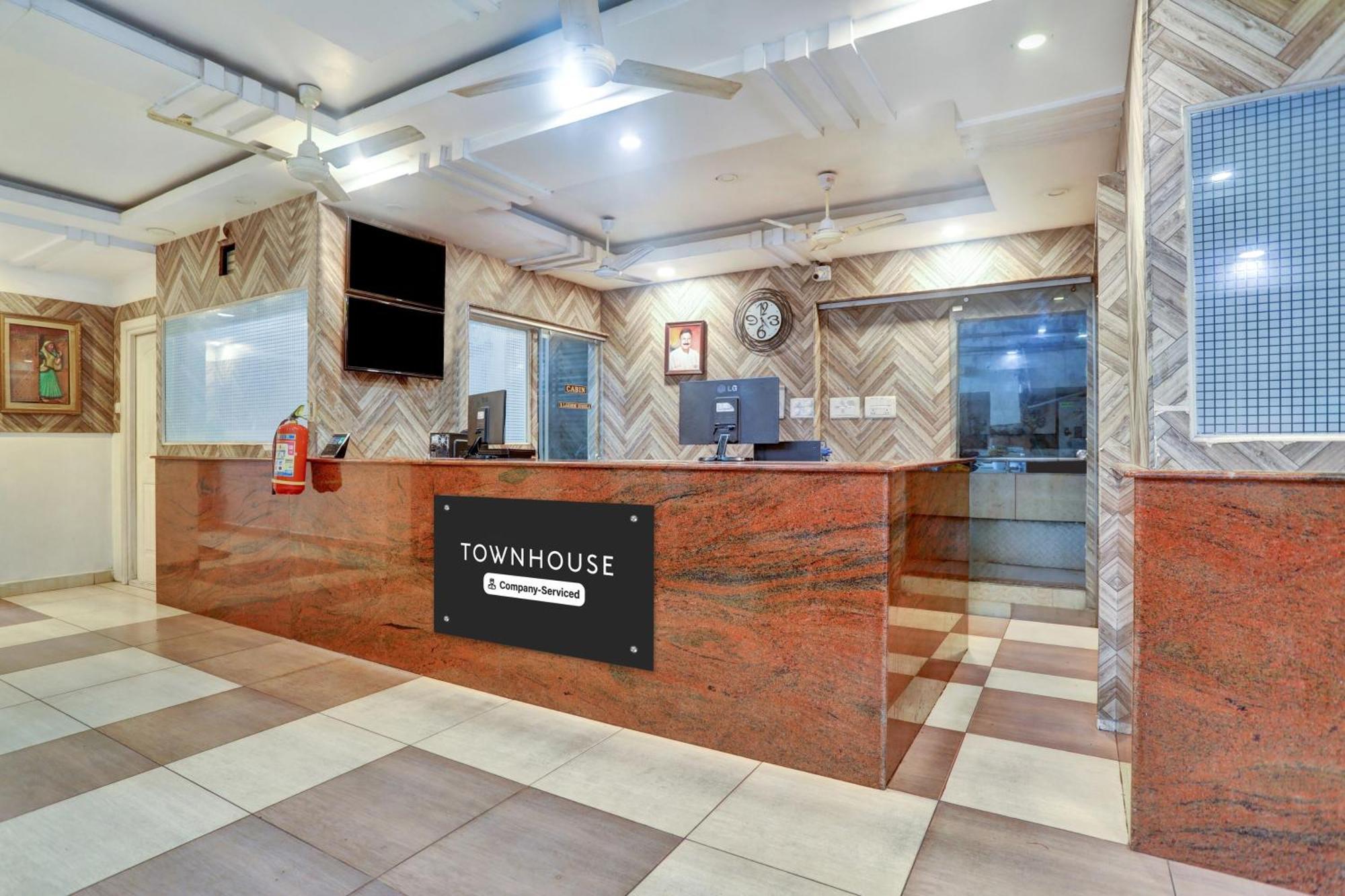 Townhouse Eluru Hotel Exterior foto